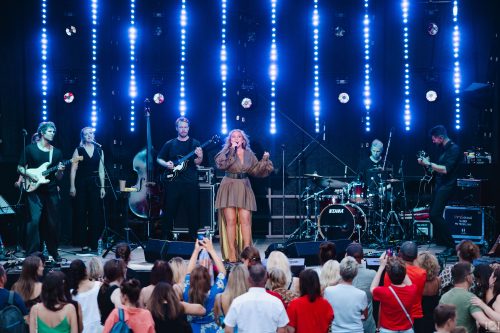 Linda Leen un grupa 5. augstā Dzegužkalnā 18