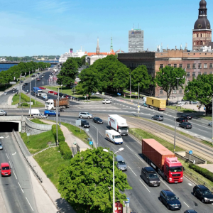 Rīgas dzimšanas dienas pasākumu laikā būtiski ierobežos satiksmi Vecrīgā; trešdien satiksmei slēgs 11. novembra krastmalu