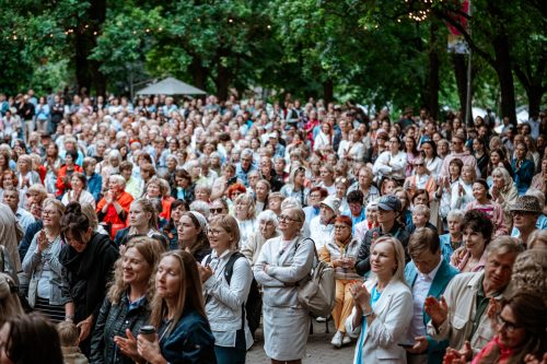 Sezonas atklāšanas koncerts: Diskopauls. Vērmanes dārzs. 17