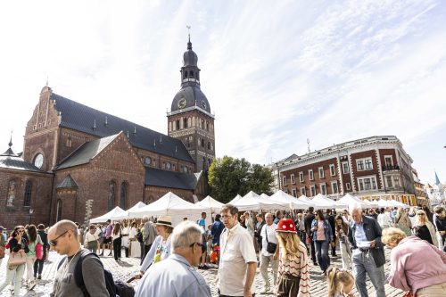 Amatnieku tirgus Doma laukumā 2