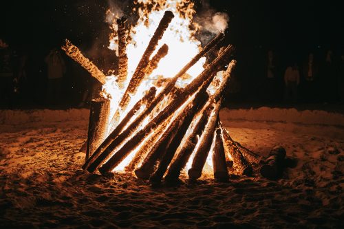 Senās uguns nakts Vakarbuļļu pludmalē 16