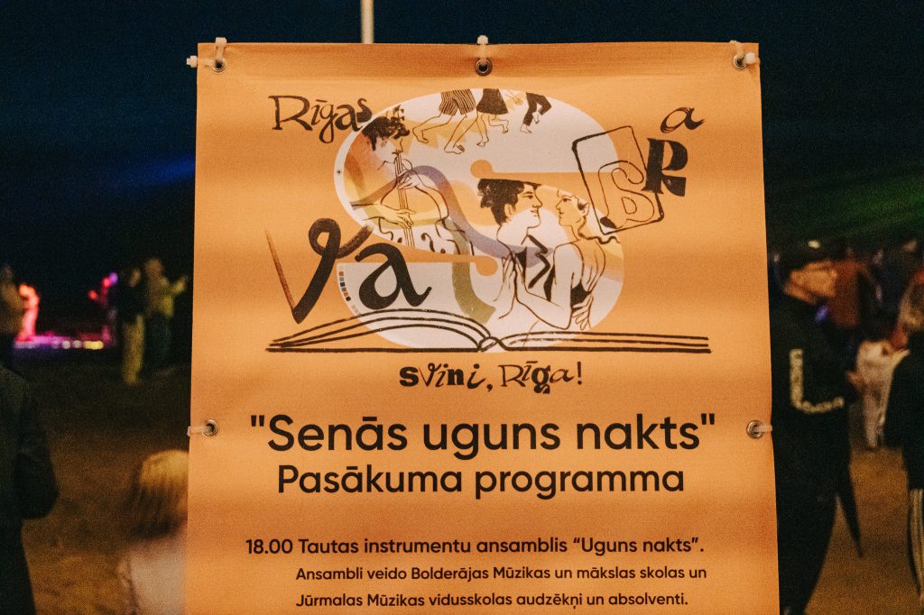 Senās uguns nakts Vakarbuļļu pludmalē
