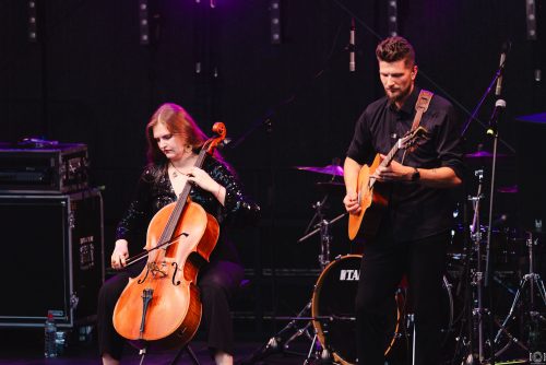 Linda Leen un grupa 5. augstā Dzegužkalnā 4