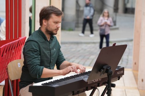 Dzejas koncerts “Jaunība” pasākumu ciklā “Lasi, Rīga!” 14