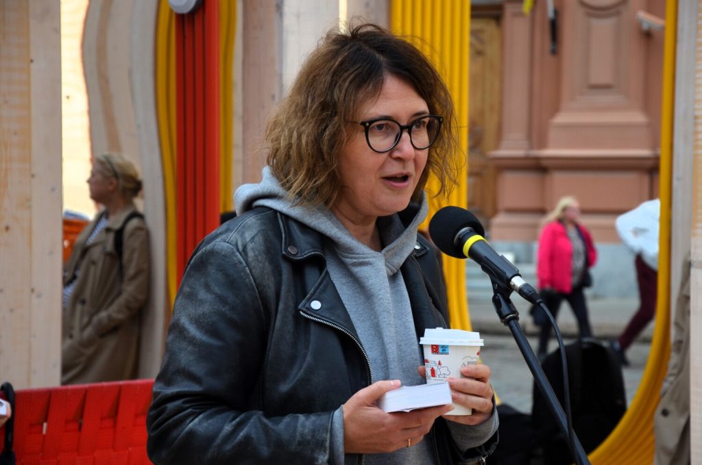 “Atbildes” – Latvijas sieviešu autobiogrāfiskās dzejas lasījumi
