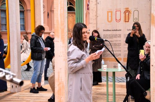 “Atbildes” – Latvijas sieviešu autobiogrāfiskās dzejas lasījumi 10