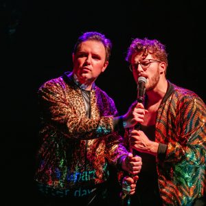 Glam karaoke ar “Kvadrifronu”