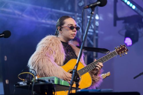 Grupa “Vēstnieks” un Olga Rajecka Dzegužkalnā 13