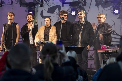 Grupa “Vēstnieks” un Olga Rajecka Dzegužkalnā 18