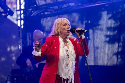 Grupa “Vēstnieks” un Olga Rajecka Dzegužkalnā 20
