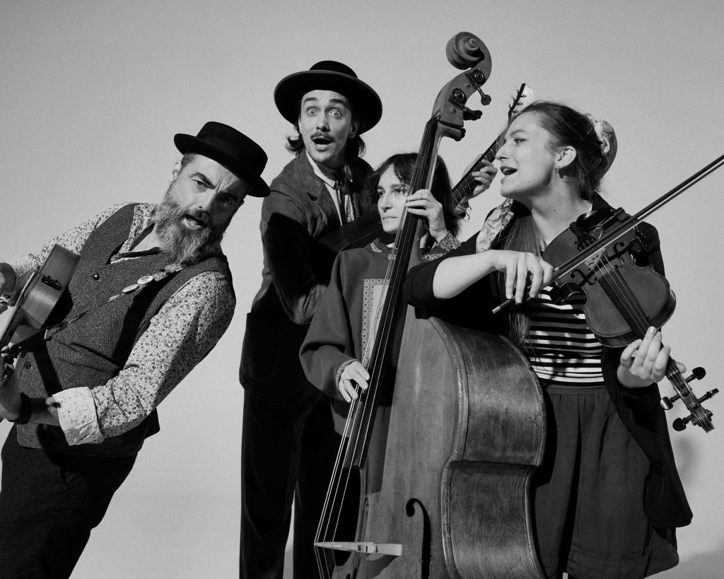Koncerts “Uzlādējies dejā”