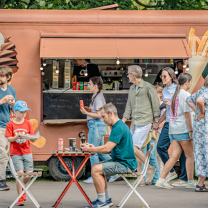 Ēdinātāji aicināti pieteikties dalībai Rīgas dzimšanas dienas svinībās Uzvaras parkā