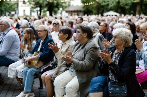 Koncertvakars “Daiļdārznieku kabarē” 1. augustā Vērmanes dārzā 12