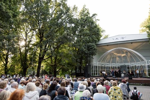 Koncertvakars “Daiļdārznieku kabarē” 1. augustā Vērmanes dārzā 29