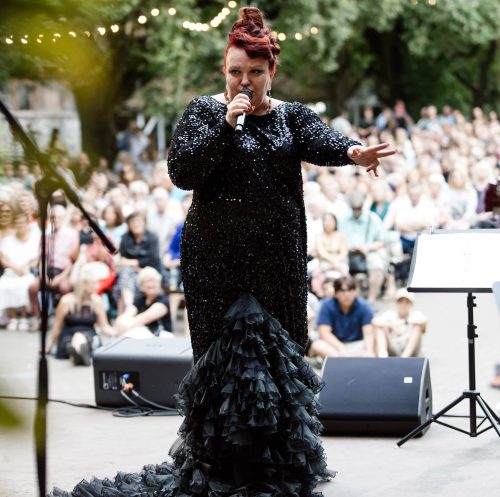 Ilona Bagele un Rīgas Mazākais orķestris Vērmanes dārzā 15. augustā 2